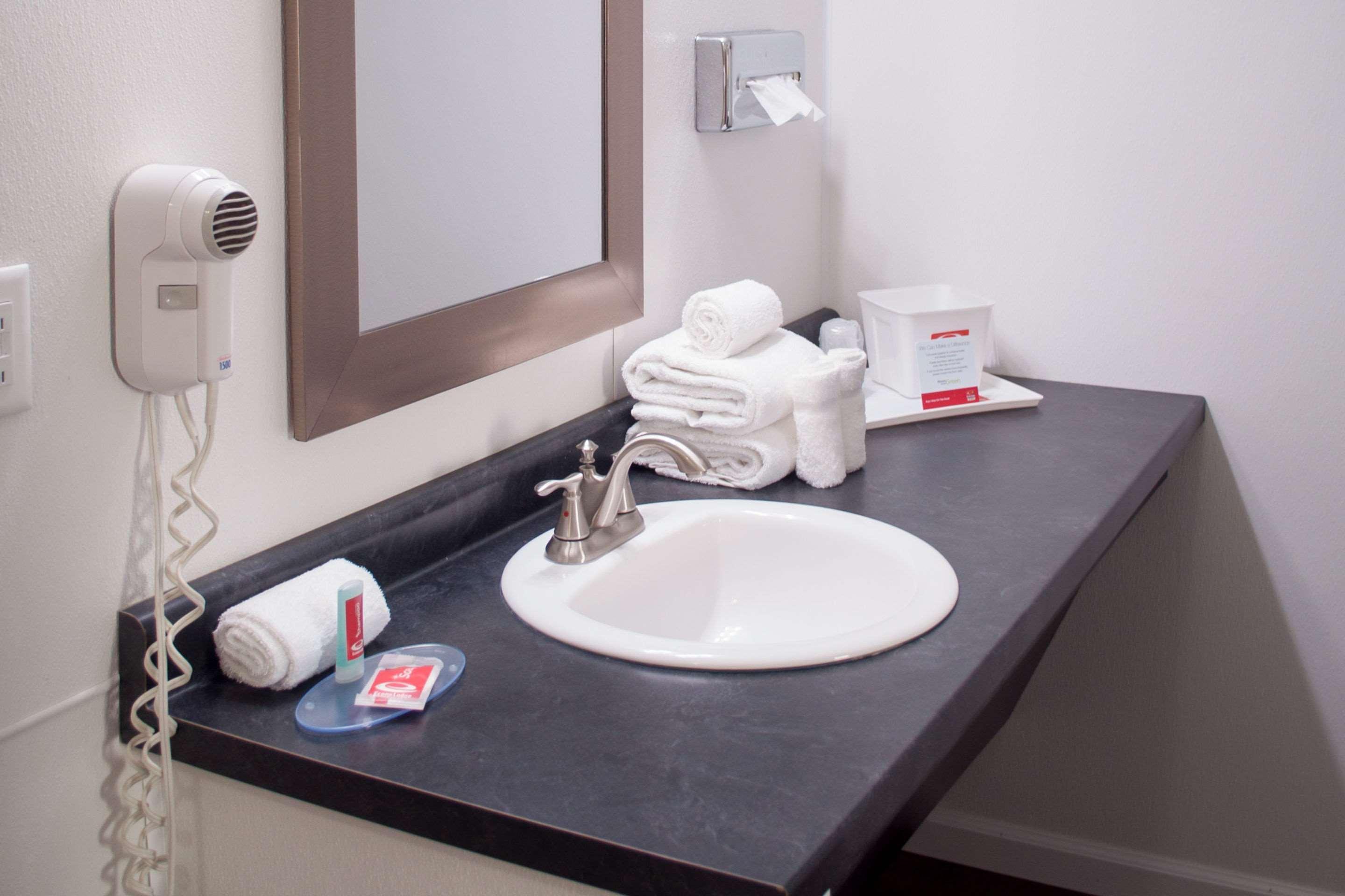 Econo Lodge Inn & Suites South Sandusky Exteriér fotografie