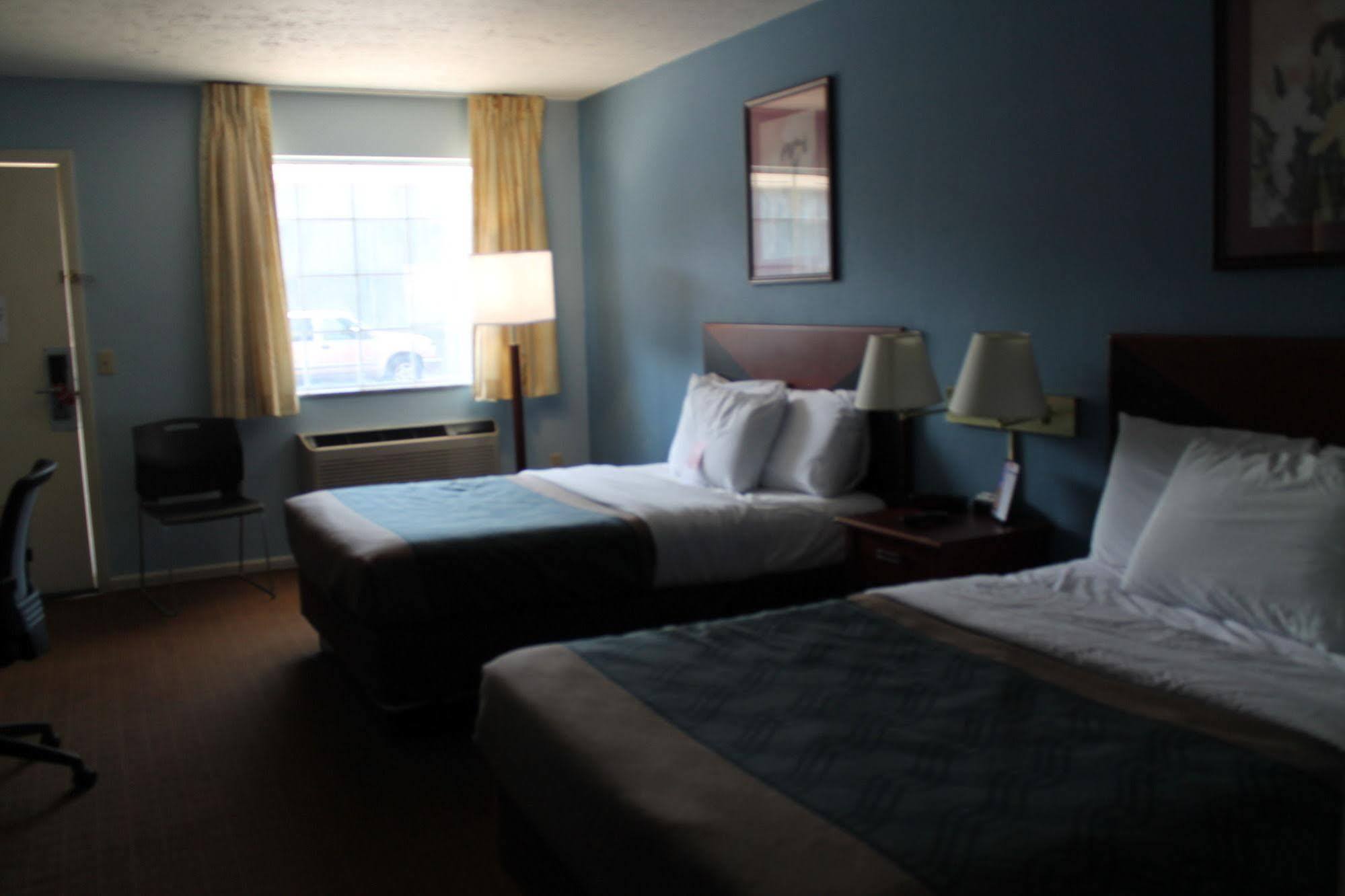 Econo Lodge Inn & Suites South Sandusky Exteriér fotografie