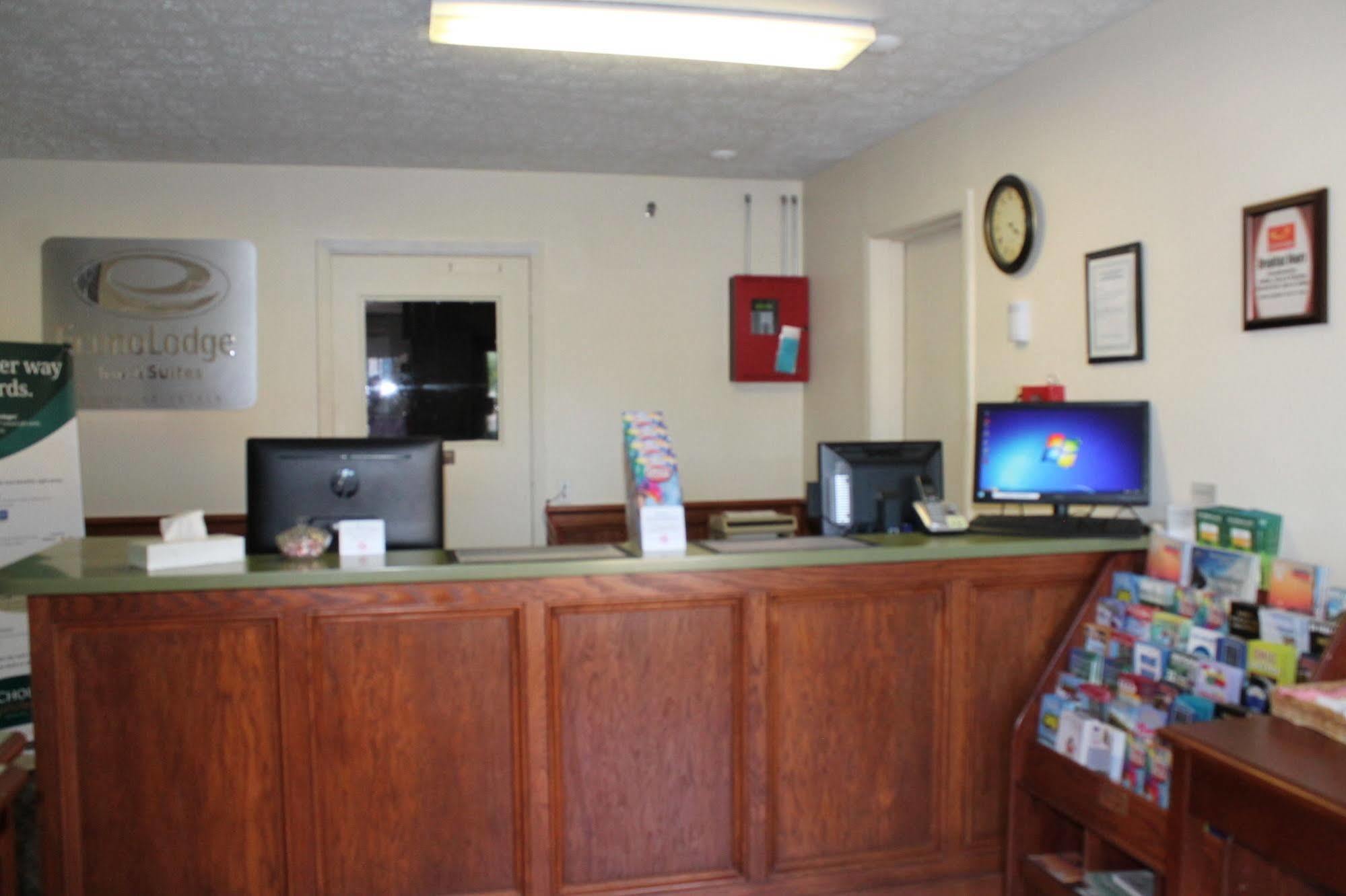 Econo Lodge Inn & Suites South Sandusky Exteriér fotografie